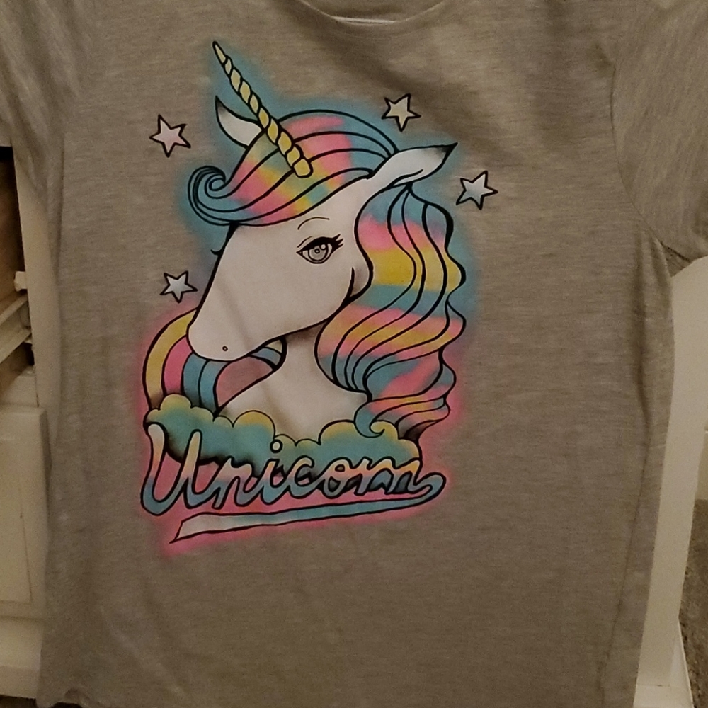Retro unicorn tee🦄